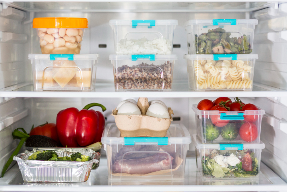 Como conservar os alimentos na geladeira de forma correta? 6 conservar os alimentos na geladeira e no congelador